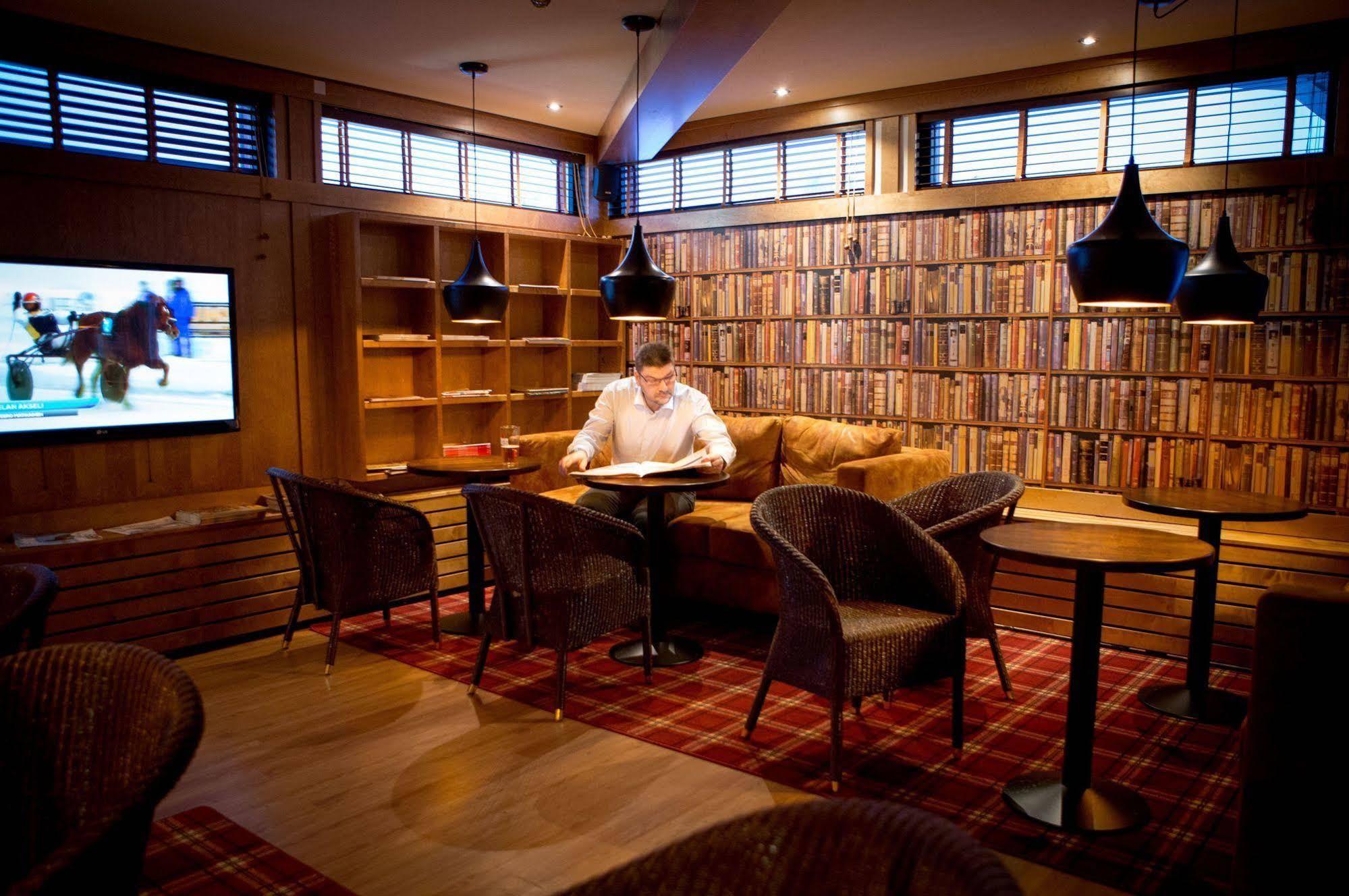 Finlandia Hotel Isovalkeinen Куопио Экстерьер фото